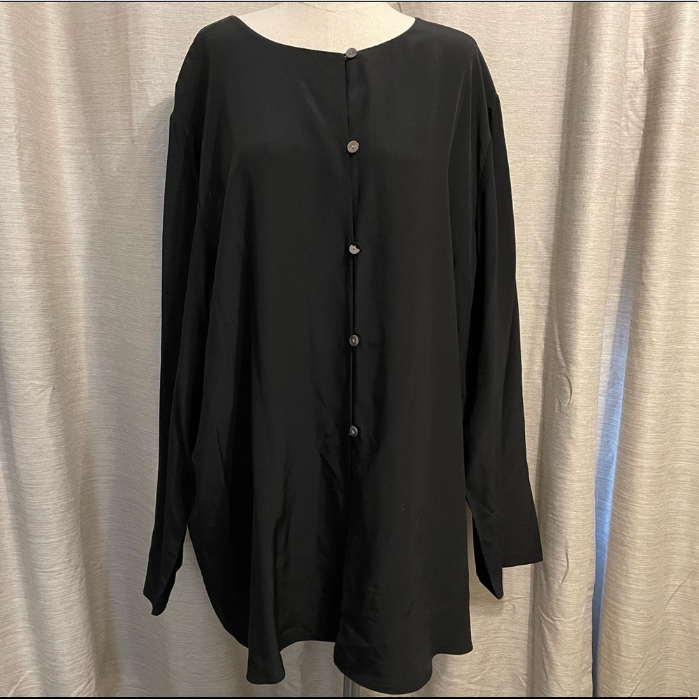Bloomingdale’s 100% Silk Tunic Blouse collarless.